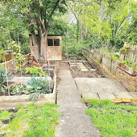 Treetops - Garden Flat With Woodland Access * בריסטול