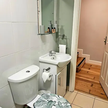 Treetops - Garden Flat With Woodland Access Apartment *