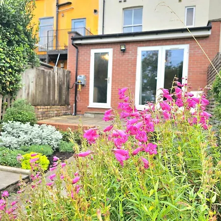 Treetops - Garden Flat With Woodland Access Apartmán