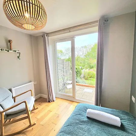 Treetops - Garden Flat With Woodland Access Apartment