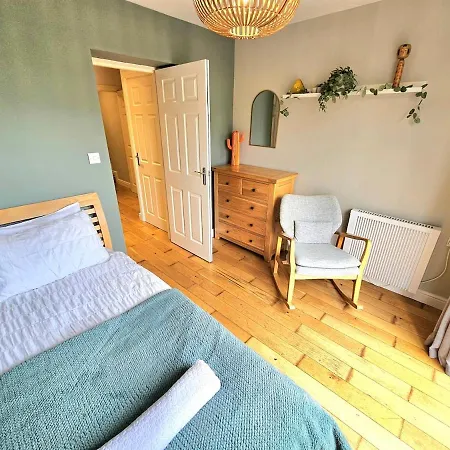 Treetops - Garden Flat With Woodland Access Apartment