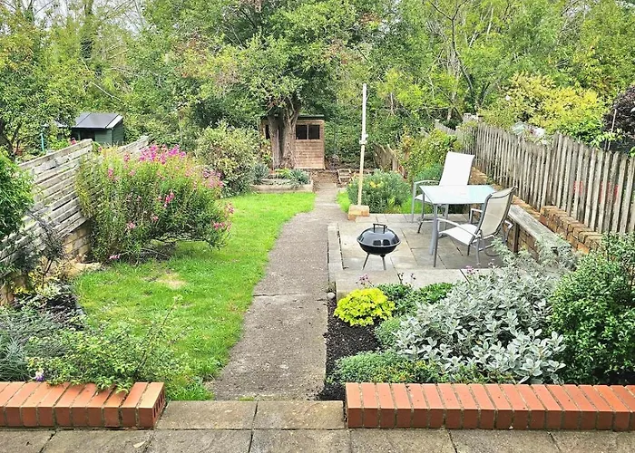 Treetops - Garden Flat With Woodland Access Apartmán *