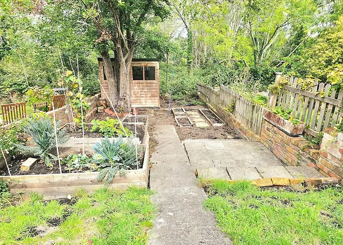 Treetops - Garden Flat With Woodland Access * Bristol