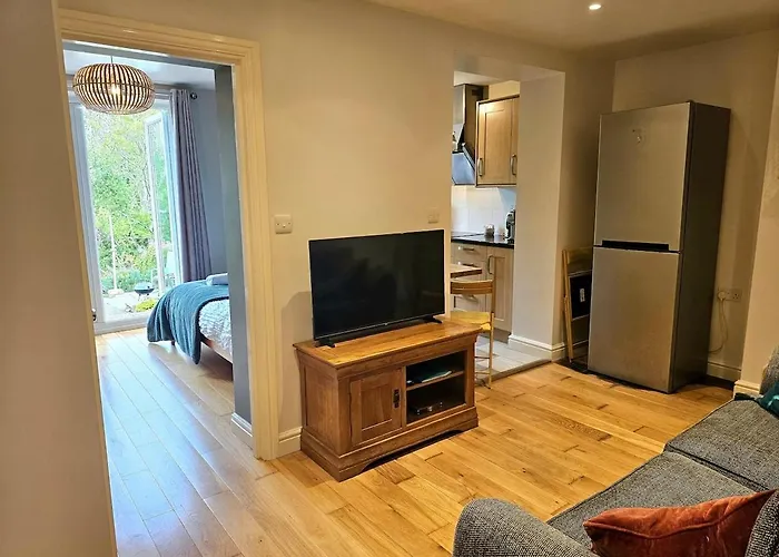 Apartmán Treetops - Garden Flat With Woodland Access