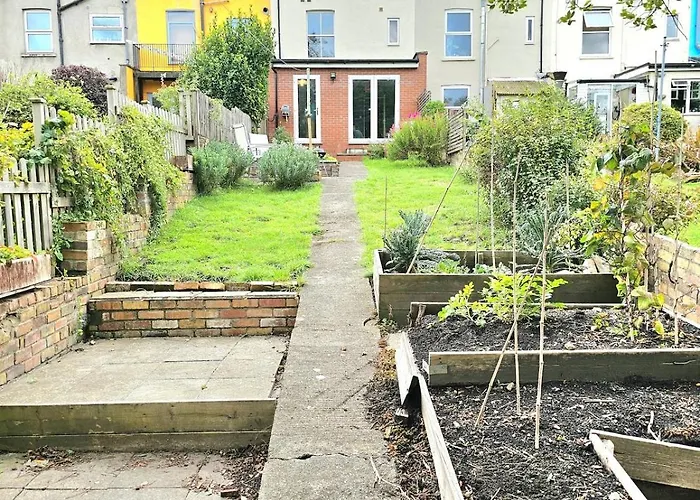 Treetops - Garden Flat With Woodland Access Apartmán