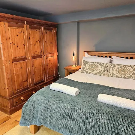 Treetops - Garden Flat With Woodland Access