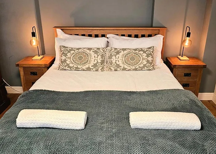 Apartament Treetops - Garden Flat With Woodland Access