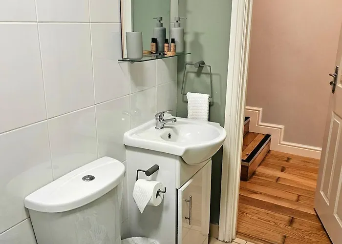 Treetops - Garden Flat With Woodland Access Apartament *