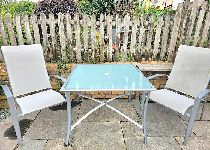 Treetops - Garden Flat With Woodland Access Apartament