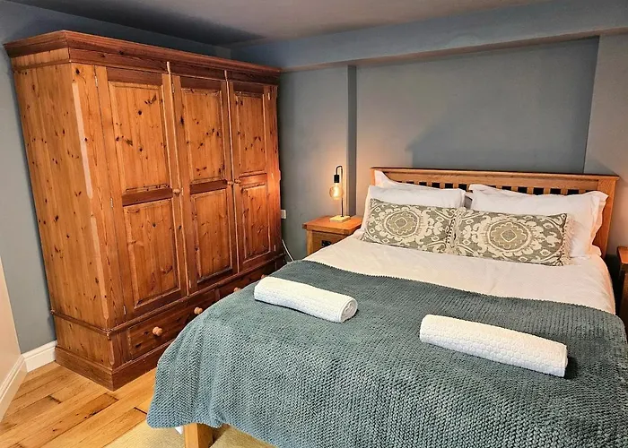 Treetops - Garden Flat With Woodland Access