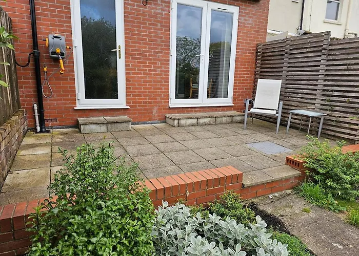 Treetops - Garden Flat With Woodland Access Bristol