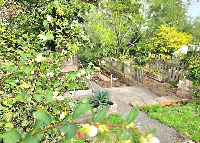 Apartament Treetops - Garden Flat With Woodland Access Bristol